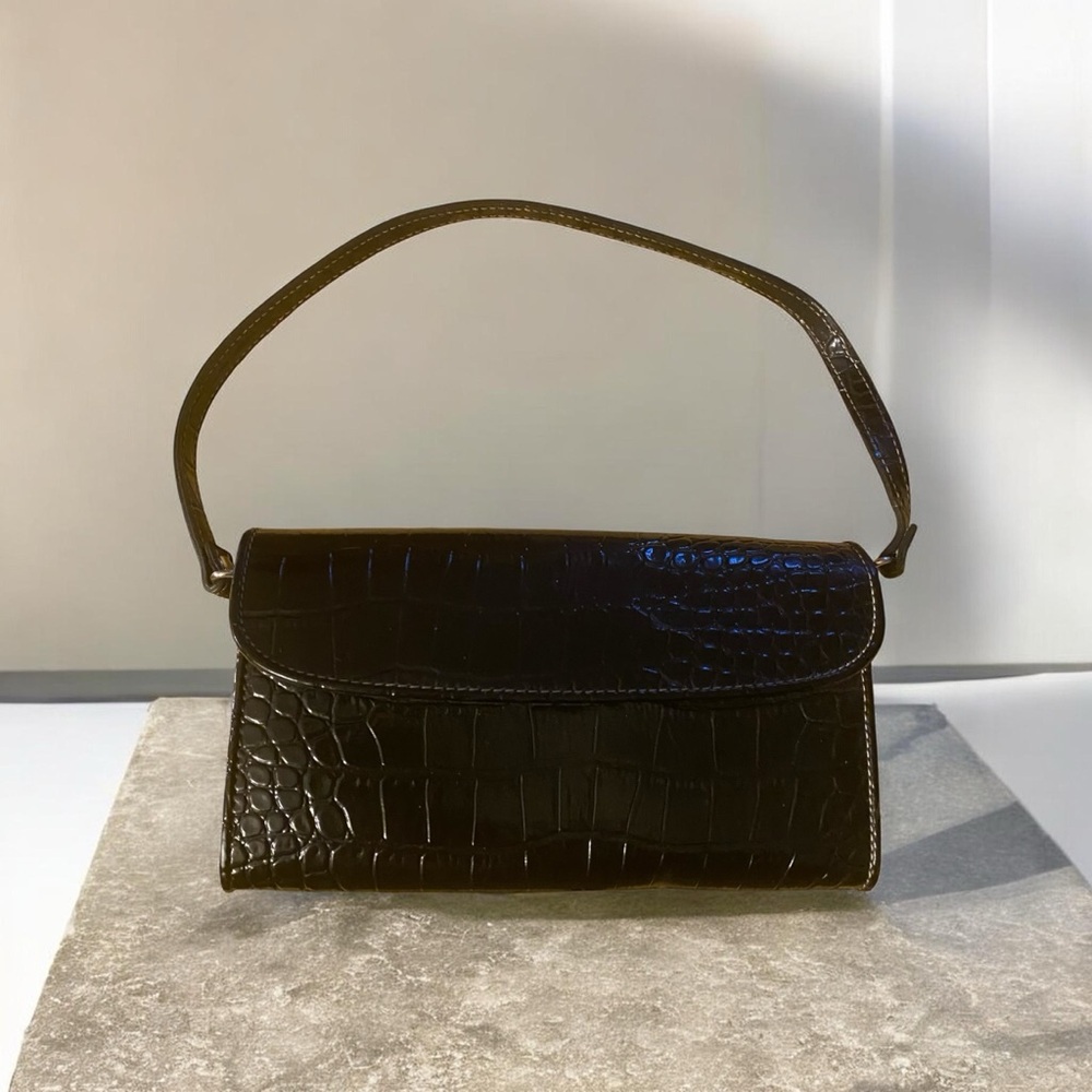 Elegant Black Crocodile-Embossed Women's Liz Claiborne purse.